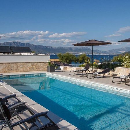 Luxury Poolside Villa Slatine Luaran gambar