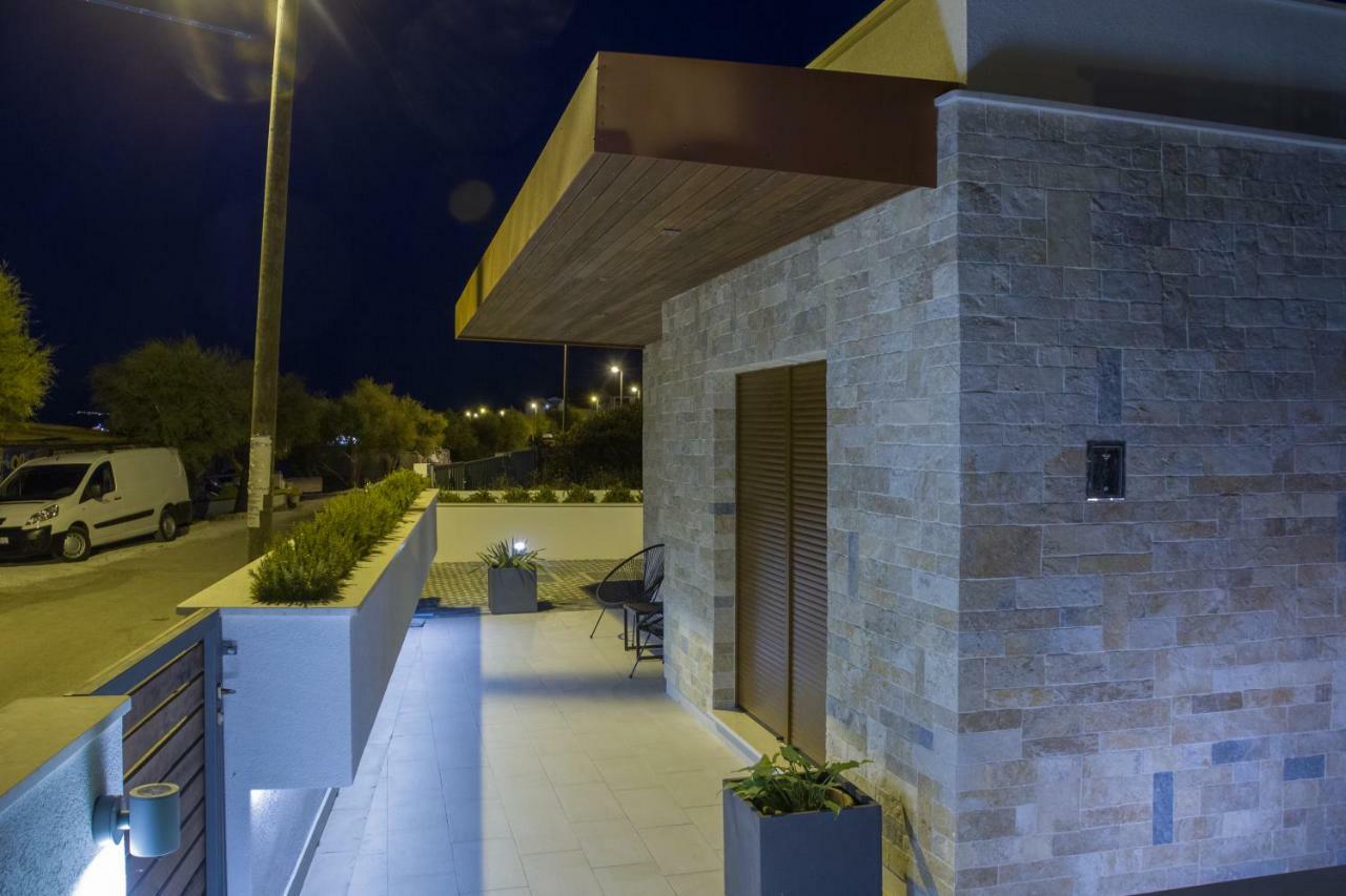 Luxury Poolside Villa Slatine Luaran gambar